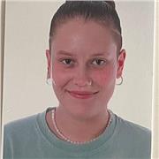 Soy una persona muy paciente y extrovertida, a la que le encantan los niños. Me gustaría darle clases a niños pequeños.