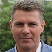 Verschaffe dir das nötige Selbstvertrauen in Mathe mit einem erfahrenen Lehrer.