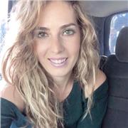 Soy una persona extrovertida y dinámica, orientada a resultados, tengo facilidad para organizar equipos y estoy siempre dispuesta a establecer la comunicación y aportar el trabajo necesario para conseguir los objetivos planeados