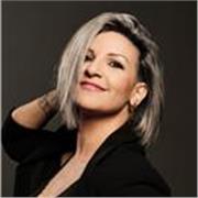 Profesora de fotografía de todos los niveles, con experiencia tanto en formación técnica y práctica.