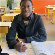 Après deux années exigeantes en classe préparatoire aux Grandes Écoles, je souhaite partager ma passion pour les mathématiques.