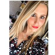 Laureata in Psicologia, impartisce lezioni di Italiano, Storia e geografia per elementari, in aggiunta filosofia e latino per le scuole medie, e latino e greco per superiori