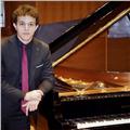 Pianista diplomato al conservatorio con 110l offre lezioni di pianoforte per appassionati di tutte le età