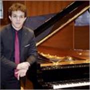 Pianista diplomato al conservatorio con 110L offre lezioni di pianoforte per appassionati di tutte le età