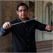 Licenciado en música, especialista en lenguaje musical, piano, armonía y entrenamiento auditivo. Todas las edades!