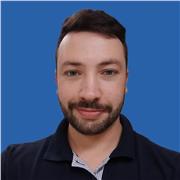 Professor de matemática especialista em treinamento e palestras, com conhecimento e formação em engenharia elétrica