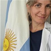Médica oftalmologa con posibilidad de hacer docencia en áreas de salud como biología por ejemplo