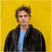 Laureato in lingue straniere e comunicazione, propone lezioni di inglese per la scuola e preparazione a test IELTS, GMAT, PET