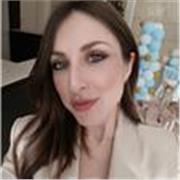 Abilitata alla professione di Dottore Commercialista e laureata magistrale in economia e management