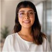 Profesora de Inglés, con más de 5 años de experiencia. Se enseña los fundamentales (A1/A2) y tutorias personalizadas (B1/B2)