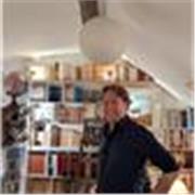 Éditeur et professeur de philosophie (CAPES), donne cours particuliers pour préparation au baccalauréat.