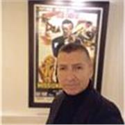 Me defino como un tutor de inglés paciente, responsable y orientado a la comunicación práctica.