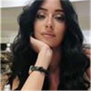 Studentessa di Medicina con studi brillanti e formazione in Farmacia offre lezioni di materie scientifiche per studenti online