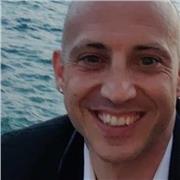 Docente, con esperienza pluriennale nelle scuole medie superiori