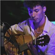 Llevo tocando la guitarra desde los 3 años. He estudiado clásico en el conservatorio de Badalona. Clases a cualquier guitarrista.
