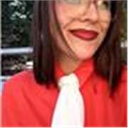 Profesora de lengua y literatura, con experiencia en enseñanza de español para extranjeros