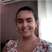 Chica aplicada con experiencia con niños y dando clases particulares