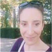 Soy profesora superior en lenguaje musical y diplomada en piano. Si te quieres iniciar en la música o necesitas refuerzo puedo ayudarte