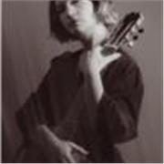 Clases de canto integrales, profesionales pero divertidas! Me enfoco en la MÚSICA. Complementamos con audioperceptiva / guitarra