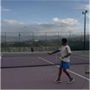 Profesor de tenis titulado ITF 1 con 10 años de experiencia 
Clases grupales y individuales 
