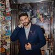 Profesor de idiomas, especializado en inglés, castellano y chino mandarín. Con más de 8 años experiencia en la docencia en línea.