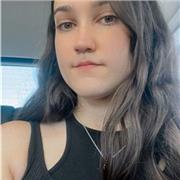 Estudiante universitaria con excelencia académica ofrece clases particulares a estudiantes de primaria y secundaria en Barcelona.