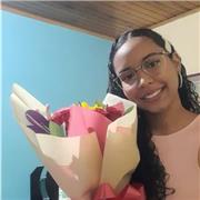 Profesora en formación de biológica y química para estudiantes de primaria y secundaria