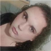 Profesora de filosofía recién graduada y con experiencia en enseñanza a adultos y a adolescentes