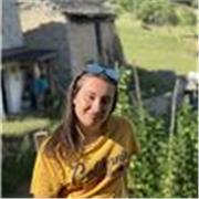 Studentessa univeristaria con il massimo dei voti offre auto e sostegno nello svolgimento di compiti e nello studio