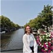 Maestra de Educación Primaria, con experiencia en niños y niñas desde edades comprendidas entre los 2 a las 13 años