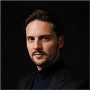 Profesional T shaped con estudios y experiencia multinacional en Branding, Comunicación estratégica y Marketing de Comunicación