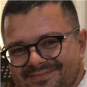 Laureato in Diritto, diploma liceo classico ripetizioni di diritto, e storia