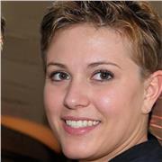 Muttersprachliche Englischlehrerin: Bestehen Sie Ihre CAE-Zertifikat-Prüfung mit Leichtigkeit.