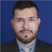 Profesor de Sociales imparte clases a niños y a jovenes