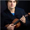 Laureato al conservatorio offre lezioni di violino e viola per tutte le età