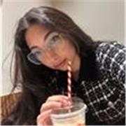 Soy periodista con C1 Cambridge, y en mis momentos libres doy clases particulares a jóvenes.