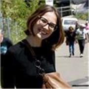 Sono una studentessa di chimica che nutre un amore profondo per la scienza ed il mio obiettivo è trasmetterlo anche agli studenti.