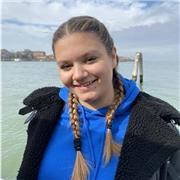 Studentessa liceale, aiuto compiti e ripetizioni di italiano o inglese!