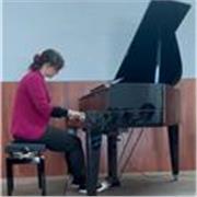 Docente di pianoforte per studenti alle prime armi