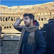 Laureato in Editoria, offre insegnamento in discipline umanistiche e aiuto compiti