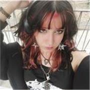Profesora de lengua castellana y literatura pero también apta para cualquier materia enfocada a las humanidades y artes.