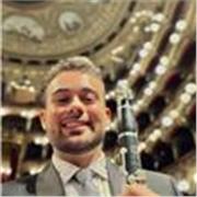 La musica è un viaggio di felicità colori e fantasia che si unisce all’insegna di una materia divertente come la musica. Adoro fare musica e soprattutto soprattutto con invitarla con gli altri.