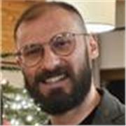 Docente titolato ed esperto impartisce lezioni da remoto 