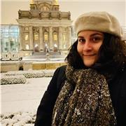 Studentessa laureata in ingegneria per aiuto compiti ragazzi medie e scuola superiore