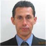 Tutor de Química que enseña a niños de todas las edades 