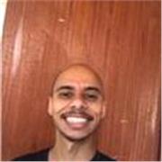 Hola, mi nombre es Victor, enseño inglés y portugués, crecí en Brasil y actualmente soy un nómada digital