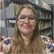 Dou aulas de reforço escolar para crianças com dificuldades