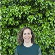 Acompaño al alumno y a su familia desde una mirada integral, inclusiva y personalizada, conectando las necesidades del alumno.