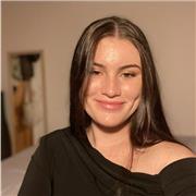 Hola! Doy clases particulares de repaso a alumnos desde infantil hasta secundaria. Puedo ofrecer técnicas de estudio y refuerzo en materias como inglés, valenciano, castellano o historia. :)