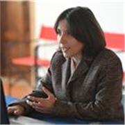 Insegnate di Economia, la quale sta seguendo il corso di formazione all’insegnamento di Diritto ed Economia